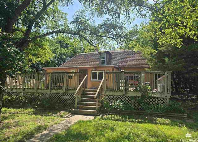 Property at 2375 Milo Rd, Abilene, KS 67410, 4 beds, 1.5 baths