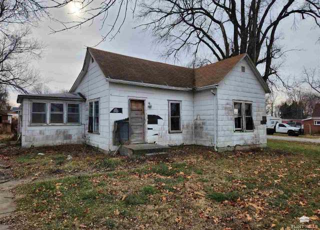 Property at 741 Cedar St, Everest, KS 66424, 1 bed, 1 bath
