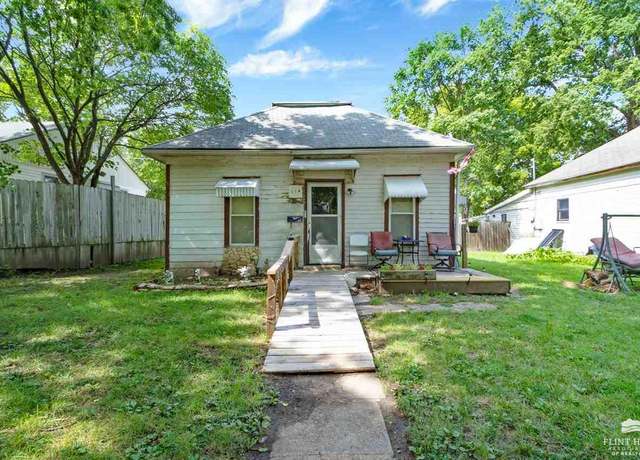 Property at 118 W Walnut St, Junction City, KS 66441, 2 beds, 1 bath
