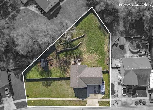 Property at 711 S Clay St, Junction City, KS 66441, 4 beds, 3.5 baths