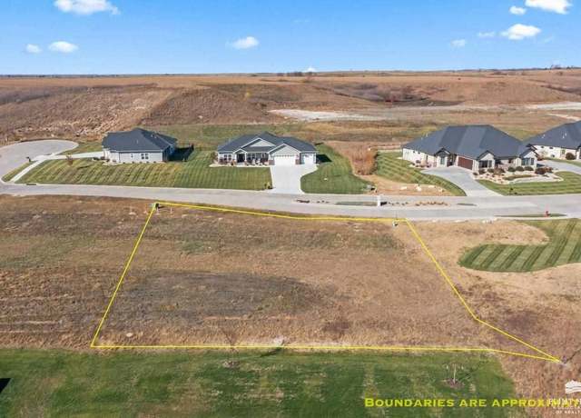 Property at 4104 Macgillivray Dr, Manhattan, KS 66503