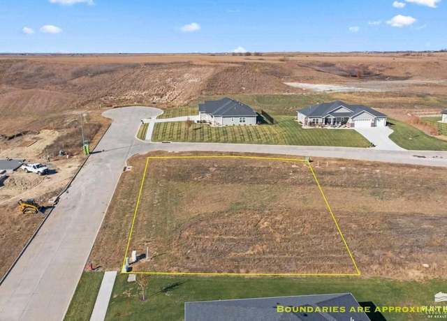 Property at 4100 Macgillivray Dr, Manhattan, KS 66503