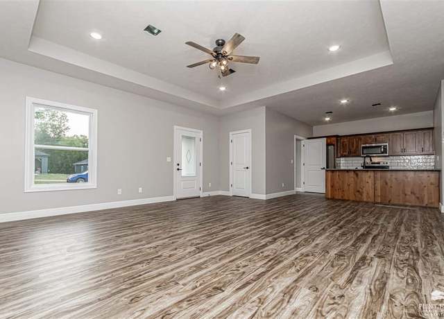 Property at 1702 Kenneth Dr, Junction City, KS 66441, 3 beds, 2 baths