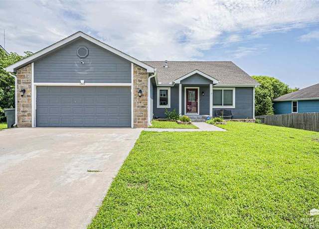 Property at 1309 Spring Hill Dr, Junction City, KS 66441, 4 beds, 3 baths