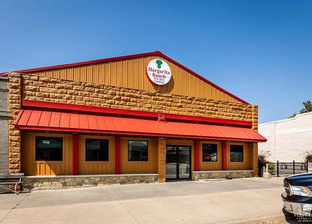 Property at 215 & 219 Main St, Maple Hill, KS 66507, 4 baths