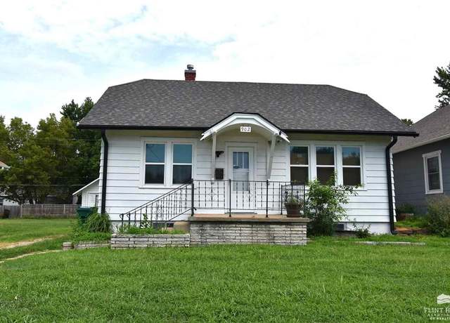 Property at 902 W 1st St, Abilene, KS 67410, 2 beds, 1 bath