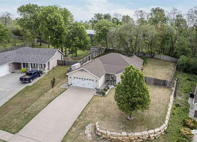 Property at 1413 Elm Creek Dr, Junction City, KS 66441, 3 beds, 2 baths