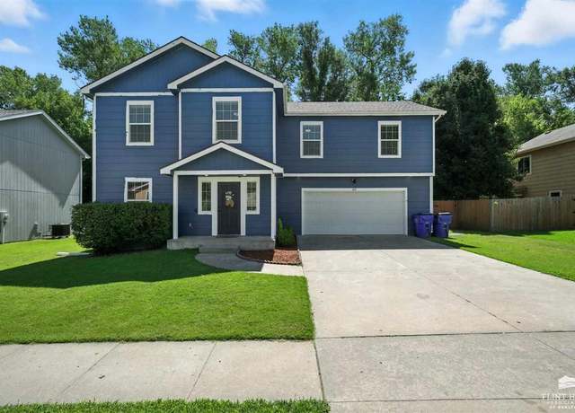 Property at 819 S Clay St, Junction City, KS 66441, 4 beds, 2.5 baths