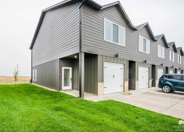 Property at 5801 Goheen Dr, Manhattan, KS 66503, 2 beds, 2.5 baths