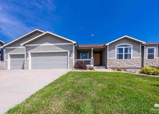 Property at 4713 W Kelliann Way, Manhattan, KS 66502, 5 beds, 3 baths