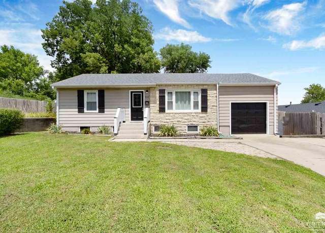 Property at 210 W Ash St, Junction City, KS 66441, 4 beds, 2 baths