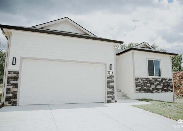 Property at 2533 Sawmill Rd, Junction City, KS 66441, 6 beds, 3 baths
