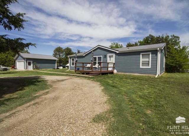 Property at 11220 Rimrock Dr, Manhattan, KS 66503, 4 beds, 2 baths