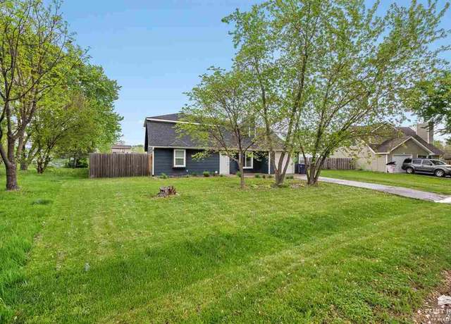 Property at 3306 Valleydale Dr, Manhattan, KS 66502, 3 beds, 2 baths