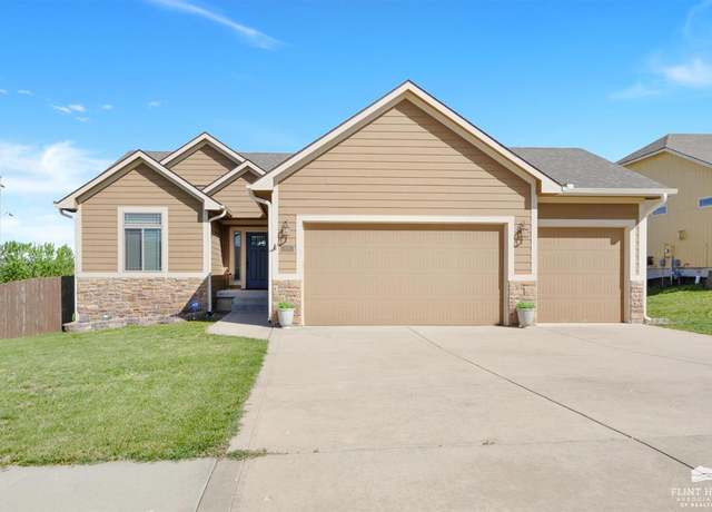 Property at 1619 Lariat Ln, Junction City, KS 66441, 4 beds, 3 baths
