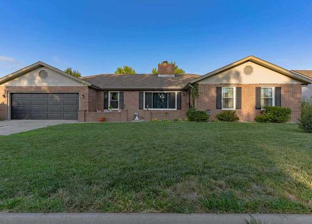 Property at 407 Hawthorne Dr, Junction City, KS 66441, 4 beds, 3 baths