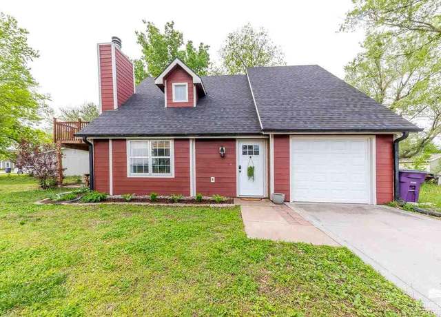 Property at 3311 Shady Valley Dr, Manhattan, KS 66502, 3 beds, 2 baths