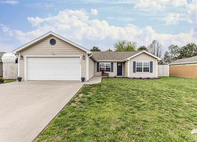 Property at 1787 W 14th Street Pl, Junction City, KS 66441, 3 beds, 2 baths