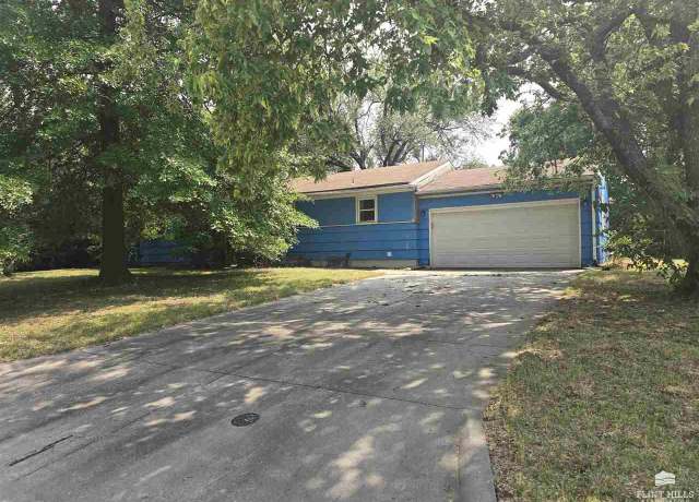 Property at 941 Cedar St, Junction City, KS 66441, 4 beds, 2 baths