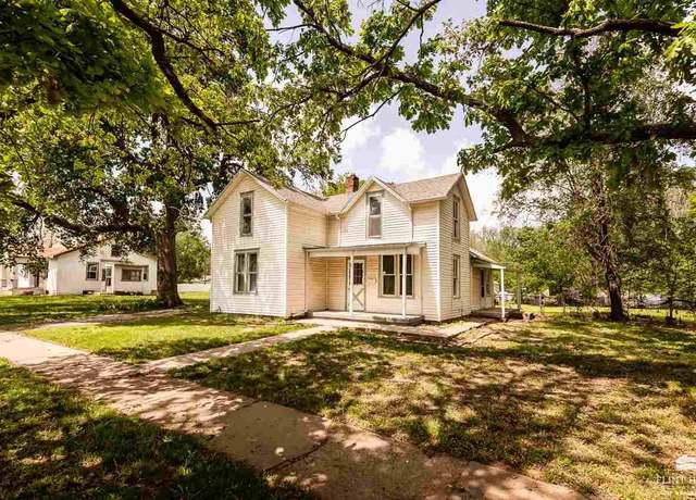 Property at 730 W 10th St, Junction City, KS 66441, 3 beds, 1 bath