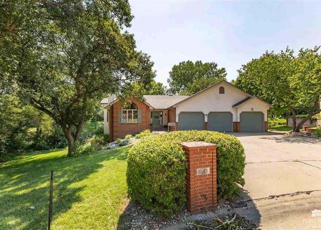 Property at 3913 Barbara Ln, Manhattan, KS 66503, 6 beds, 3.5 baths