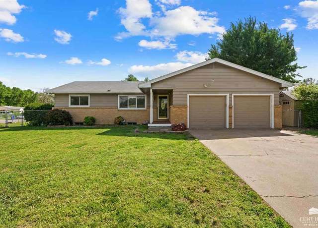 Property at 1301 W 14th St, Junction City, KS 66441, 5 beds, 1.5 baths