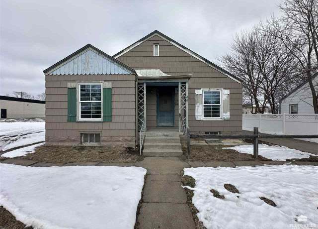 Property at 720 W 6th Street St, Junction City, KS 66441, 4 beds, 2 baths