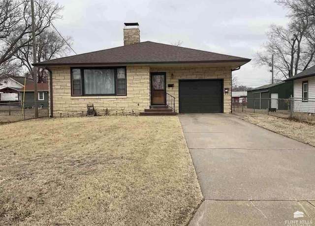 Property at 128 W Pine St, Junction City, KS 66441, 5 beds, 2.5 baths