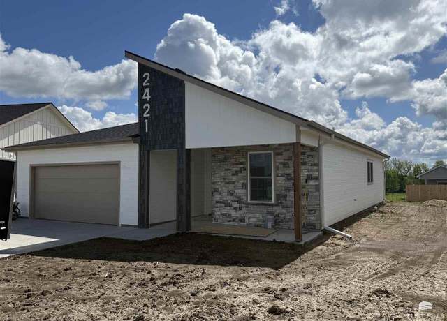 Property at 2421 Harrier Dr, Junction City, KS 66441, 3 beds, 2 baths