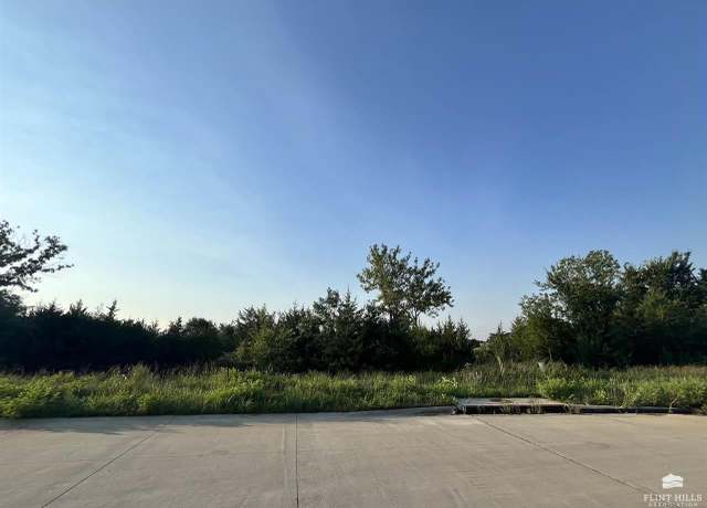 Property at 4860 Nature Ave, Manhattan, KS 66502