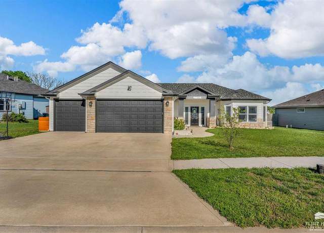 Property at 17332 Driftwood Bnd, Wamego, KS 66547, 3 beds, 2 baths