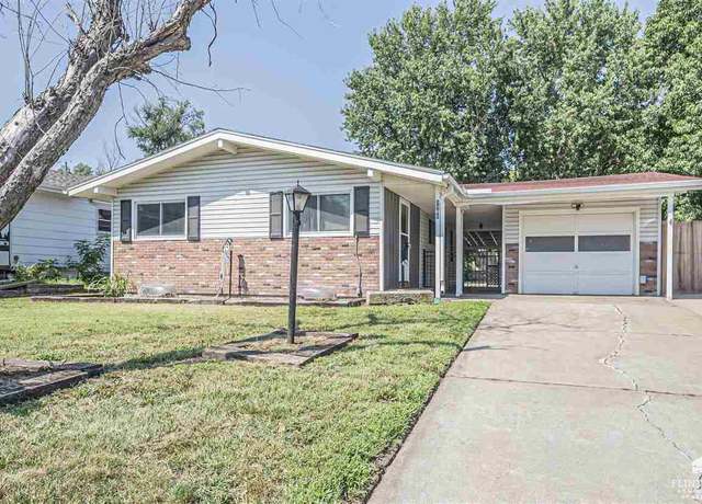 Property at 1108 Crest Hill Dr, Junction City, KS 66441, 4 beds, 2 baths