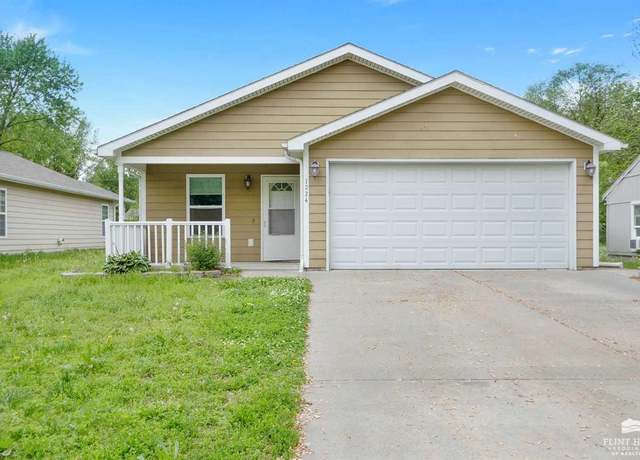 Property at 1224 N Eisenhower Dr, Junction City, KS 66441, 3 beds, 2 baths