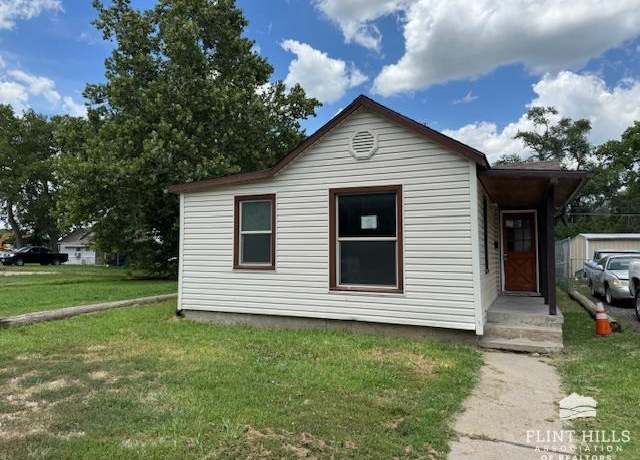 Property at 410 W 14th St, Junction City, KS 66441, 4 beds, 2 baths