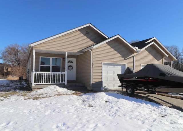 Property at 913-915 Kramer Ct, Junction City, KS 66441, 6 beds, 4 baths