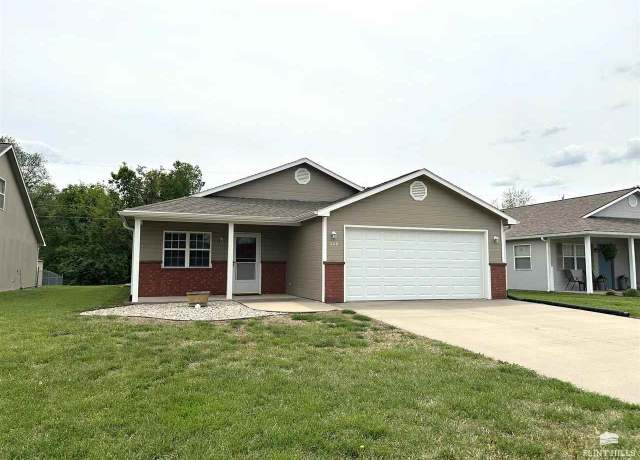 Property at 208 Kopp Dr, Manhattan, KS 66502, 3 beds, 2 baths
