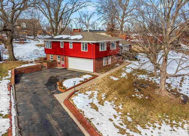 Property at 829 Crestview Dr Dr, Junction City, KS 66441, 5 beds, 3 baths
