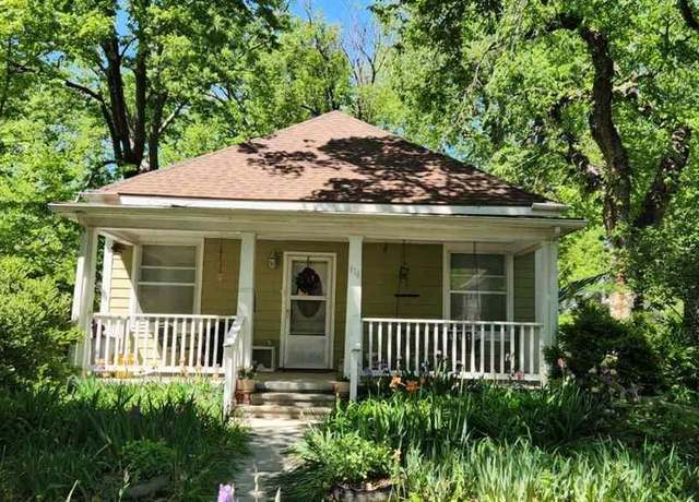 Property at 616 Laramie St, Manhattan, KS 66502, 2 beds, 1.5 baths