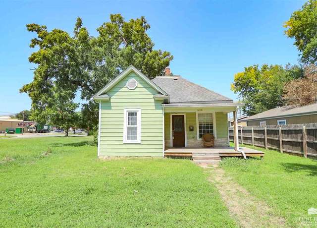 Property at 436 W 5th St, Junction City, KS 66441, 3 beds, 1.5 baths
