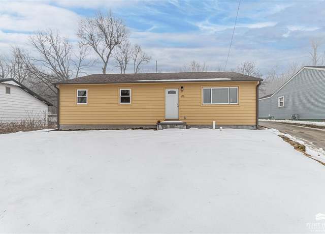 Property at 199 E Grandview Dr, Grandview Plaza, KS 66441, 3 beds, 1 bath