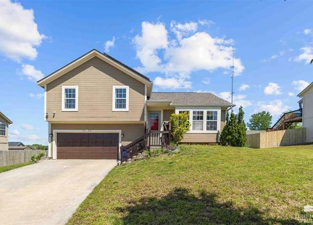 Property at 2728 Valley Dr, Junction City, KS 66441, 4 beds, 2.5 baths