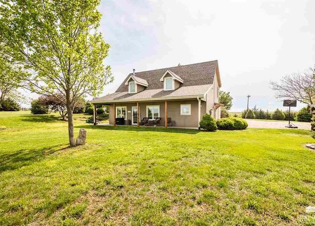Property at 13319 SW 29th St, Topeka, KS 66614, 4 beds, 2.5 baths