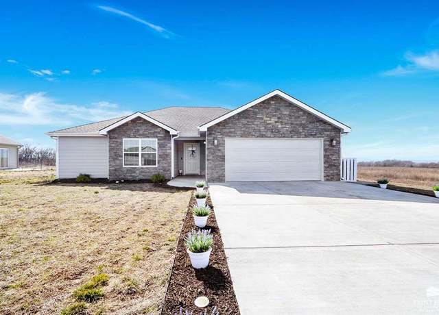 Property at 9710 Heather Ln, Manhattan, KS 66502, 3 beds, 2 baths