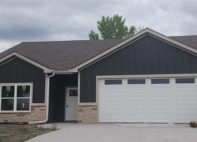 Property at 3000 Matter Dr, Manhattan, KS 66502, 3 beds, 2 baths