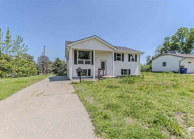 Property at 1013 S Garfield St, Junction City, KS 66441, 4 beds, 2 baths
