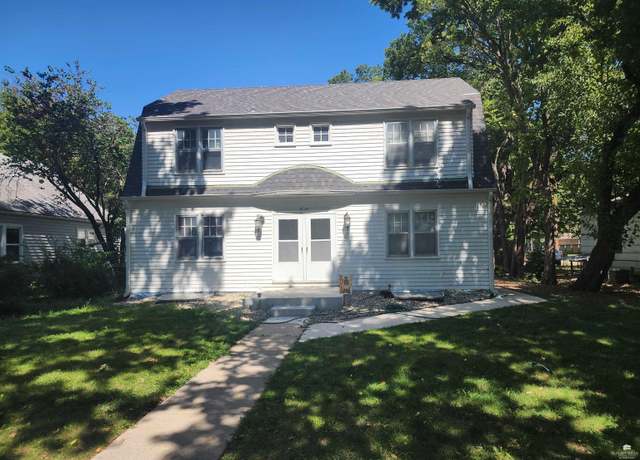 Property at 814 Thurston St, Manhattan, KS 66502, 8 beds, 5 baths