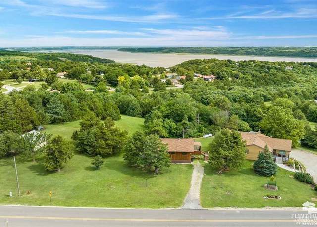 Property at 7204 Hi-view Dr Dr, Manhattan, KS 66503, 3 beds, 2 baths