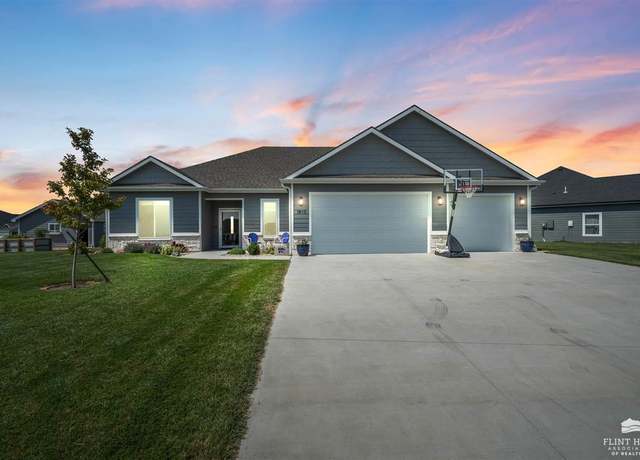 Property at 3915 Victory Dr. Dr, Manhattan, KS 66503, 3 beds, 2 baths
