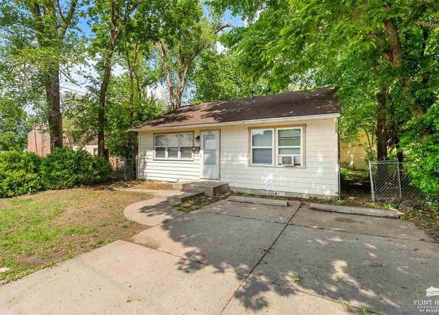Property at 705 Allen Dr, Junction City, KS 66441, 2 beds, 1 bath