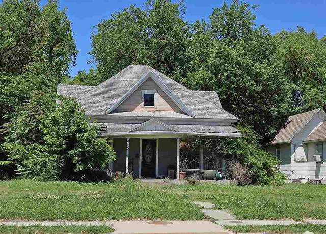 Property at 413 E 1st St, Abilene, KS 67410, 3 beds, 1 bath